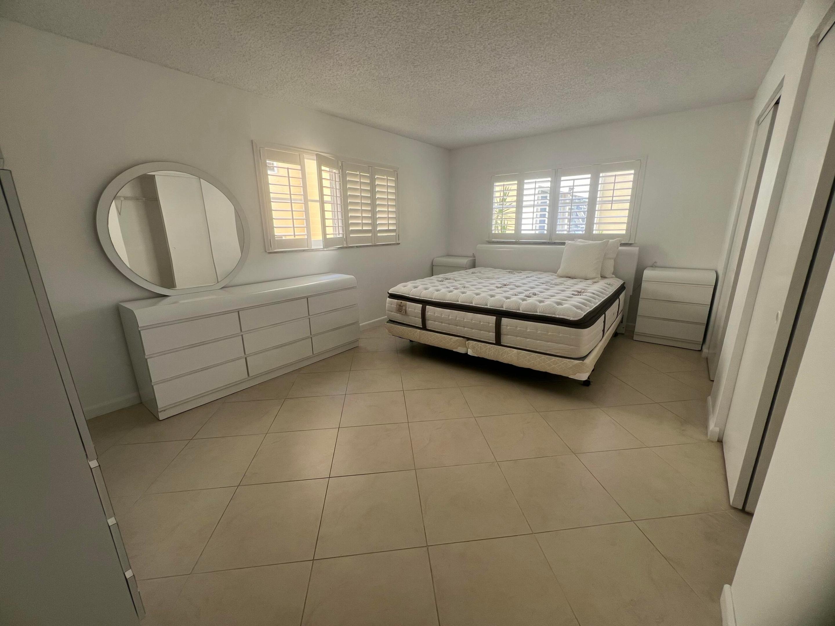 Village Royale - Residential