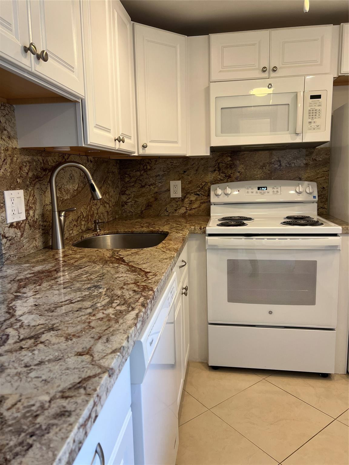 Village Royale - Residential