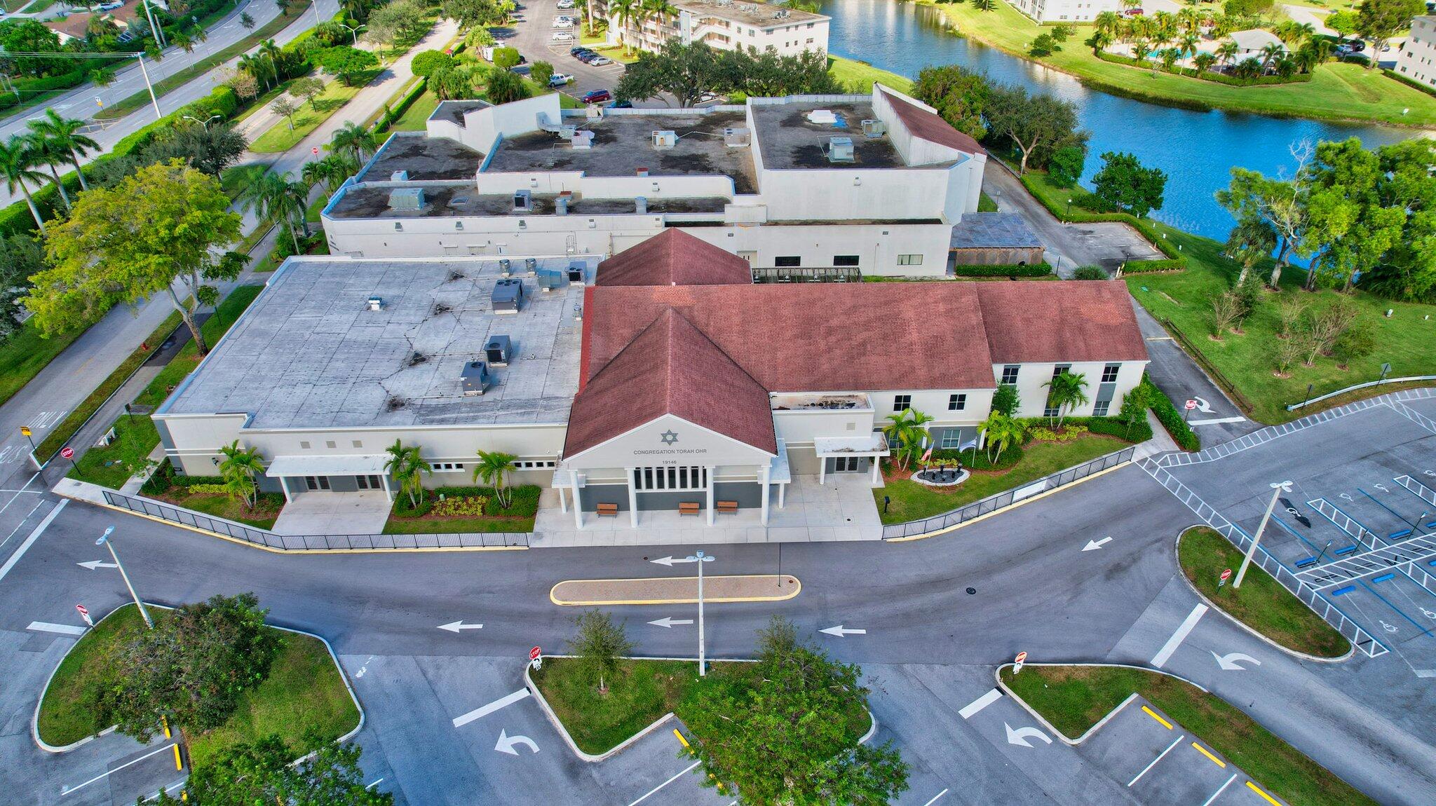 CENTURY VILLAGE - Residential Lease