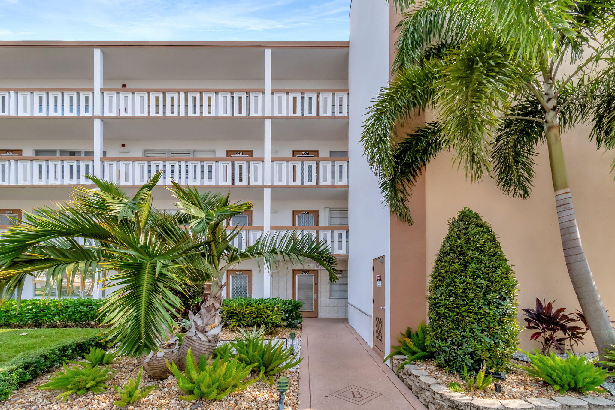 CENTURY VILLAGE - Residential Lease
