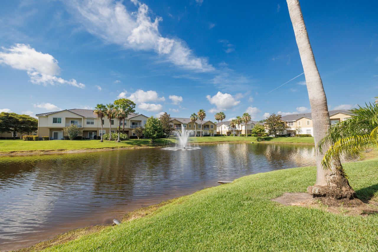 LEXINGTON LAKES - Residential