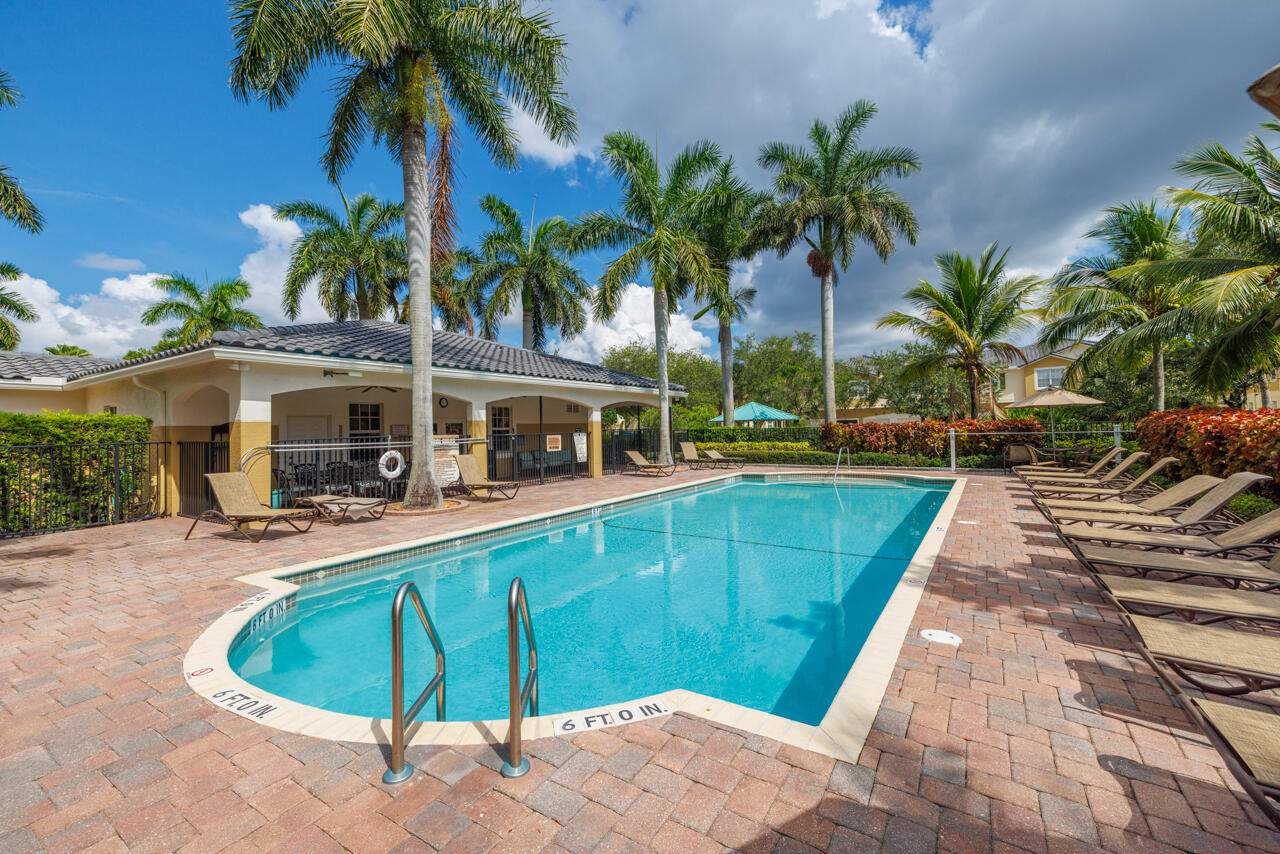LEXINGTON LAKES - Residential