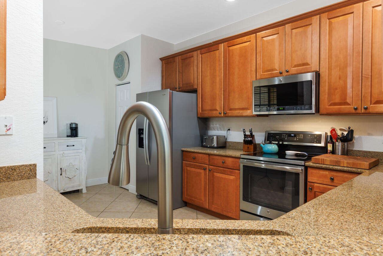 LEXINGTON LAKES - Residential
