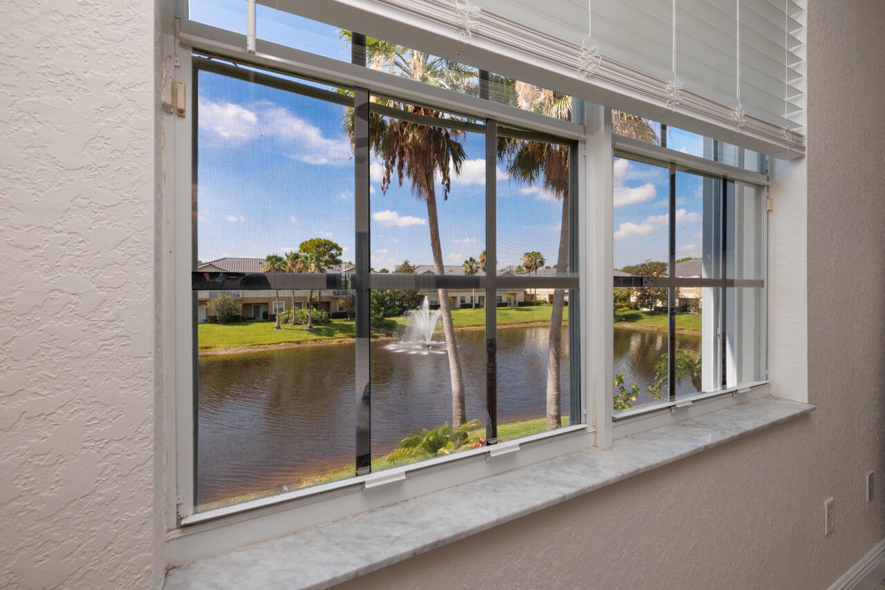 LEXINGTON LAKES - Residential