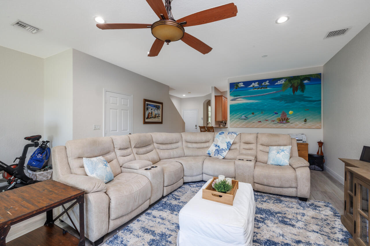 LEXINGTON LAKES - Residential