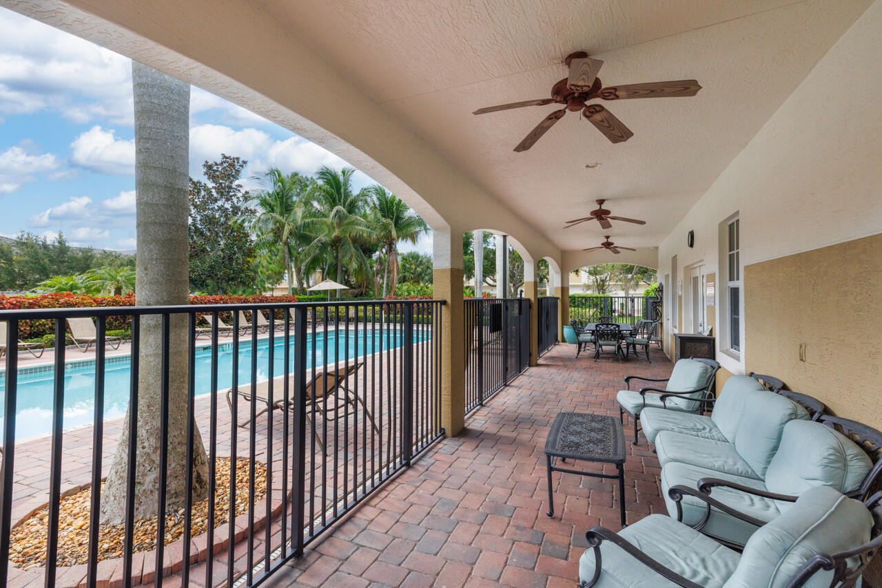 LEXINGTON LAKES - Residential