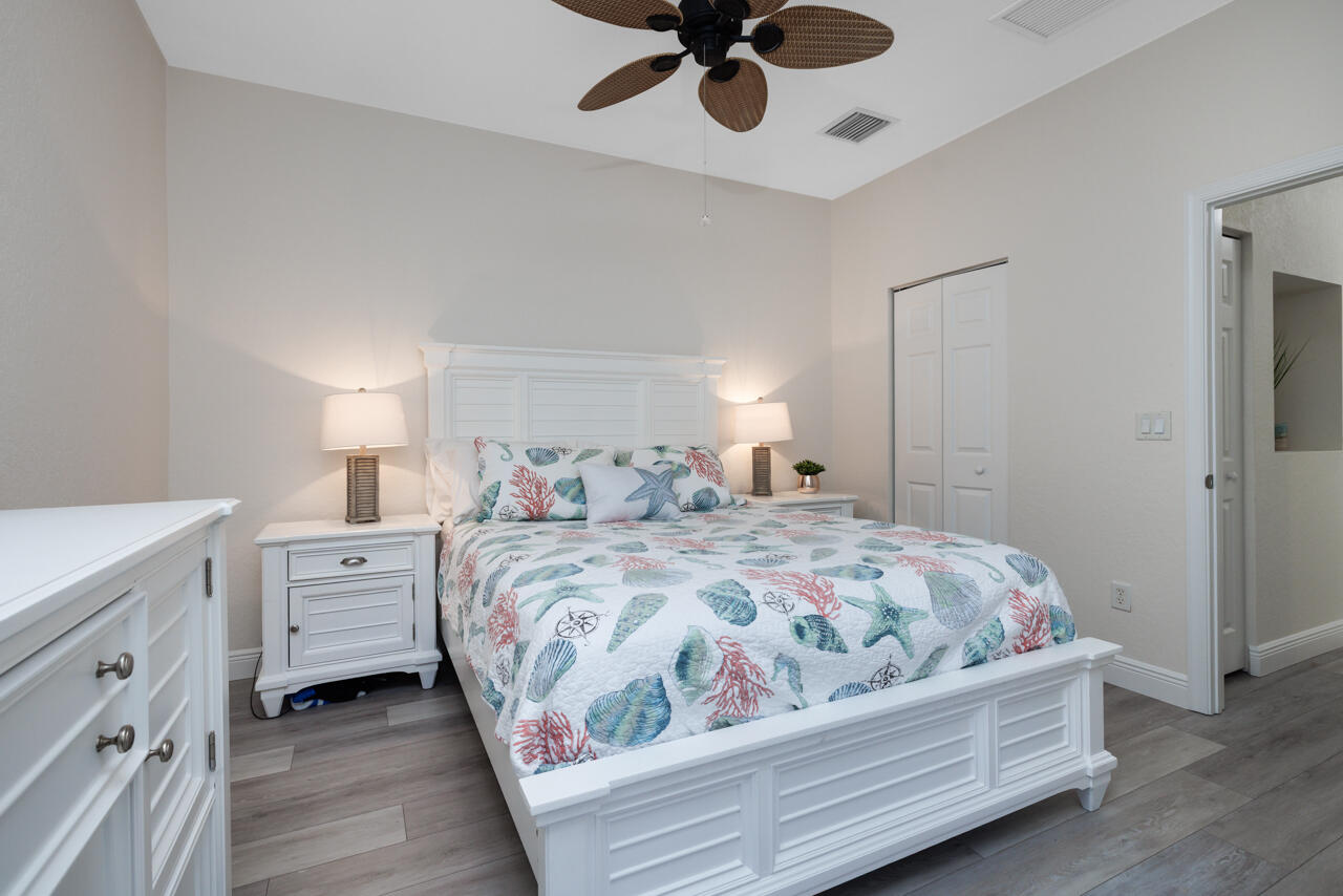 LEXINGTON LAKES - Residential