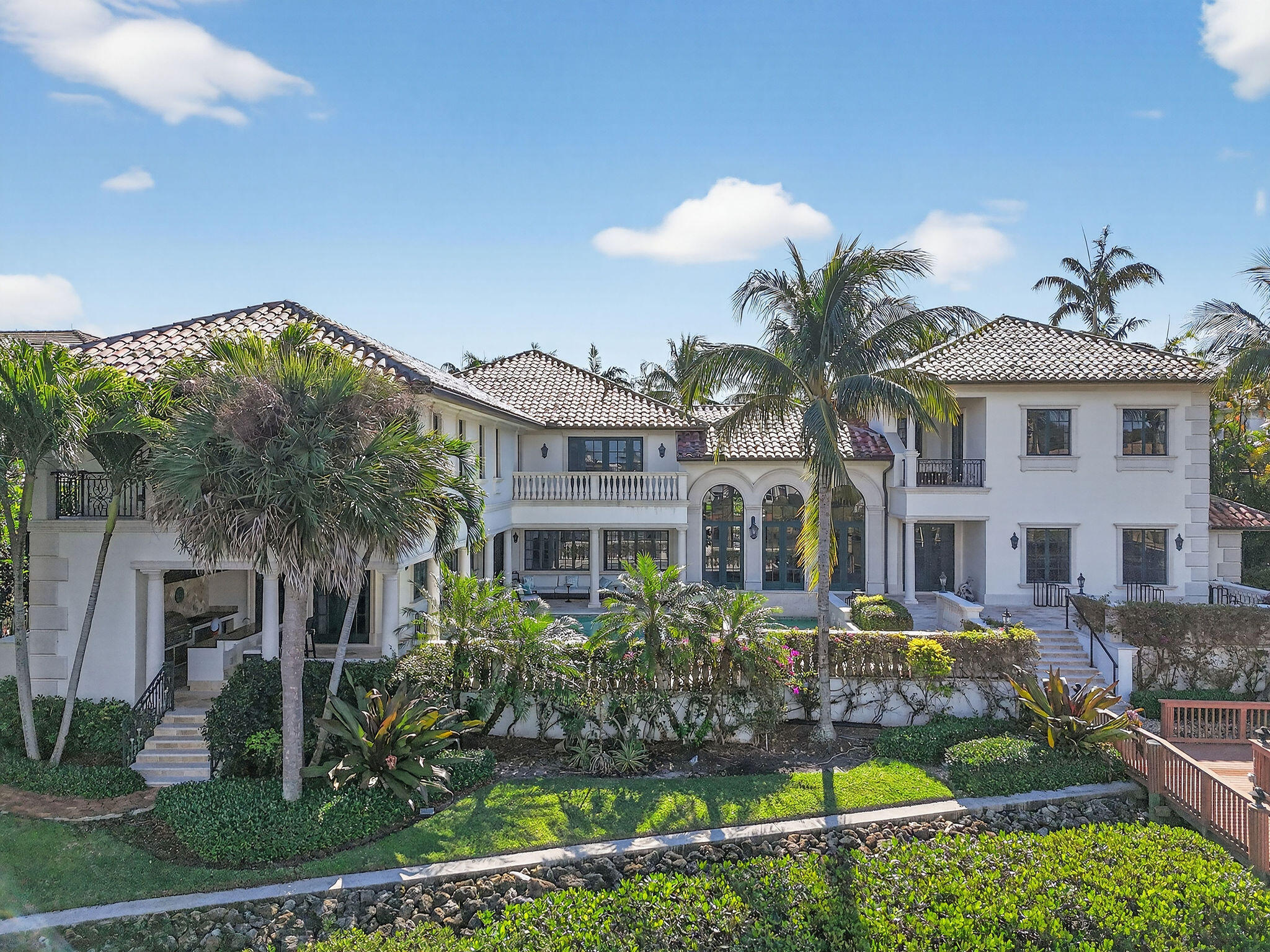ADMIRALS COVE - Residential