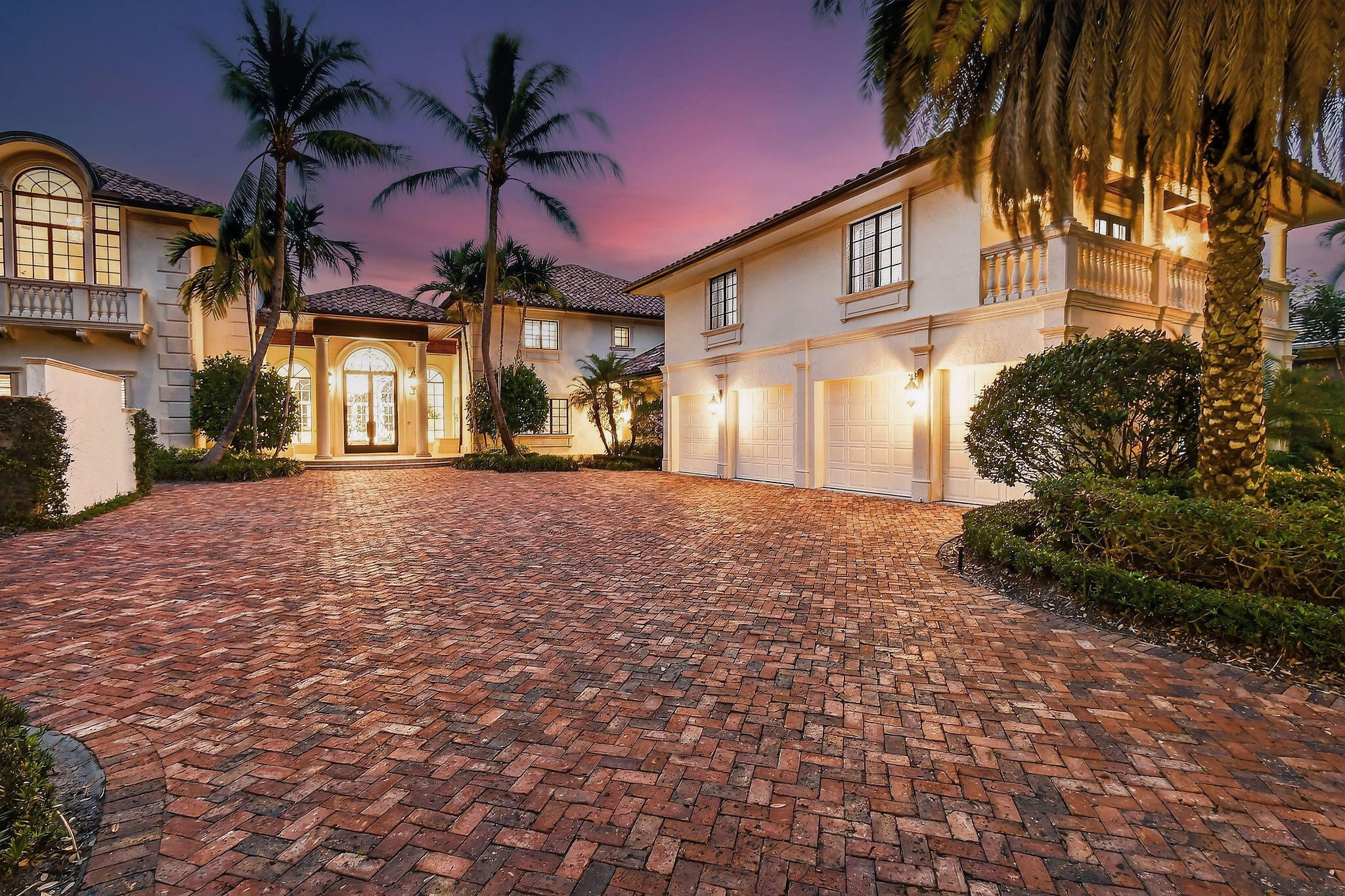 ADMIRALS COVE - Residential