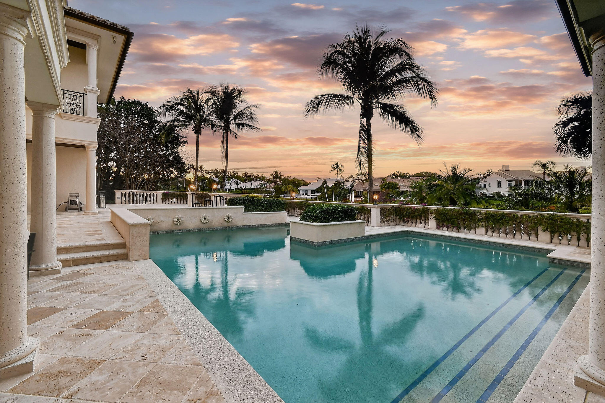 ADMIRALS COVE - Residential