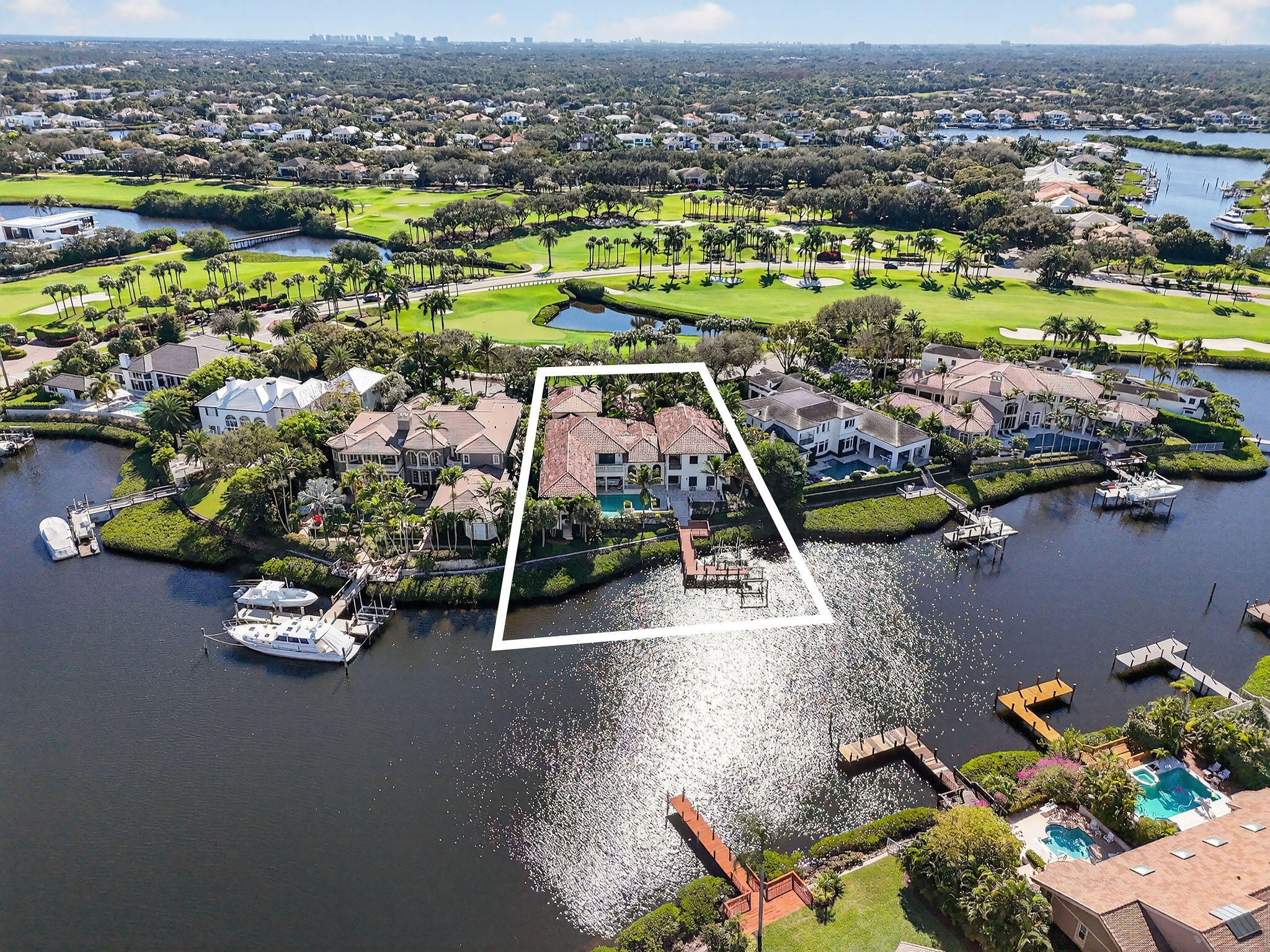 ADMIRALS COVE - Residential