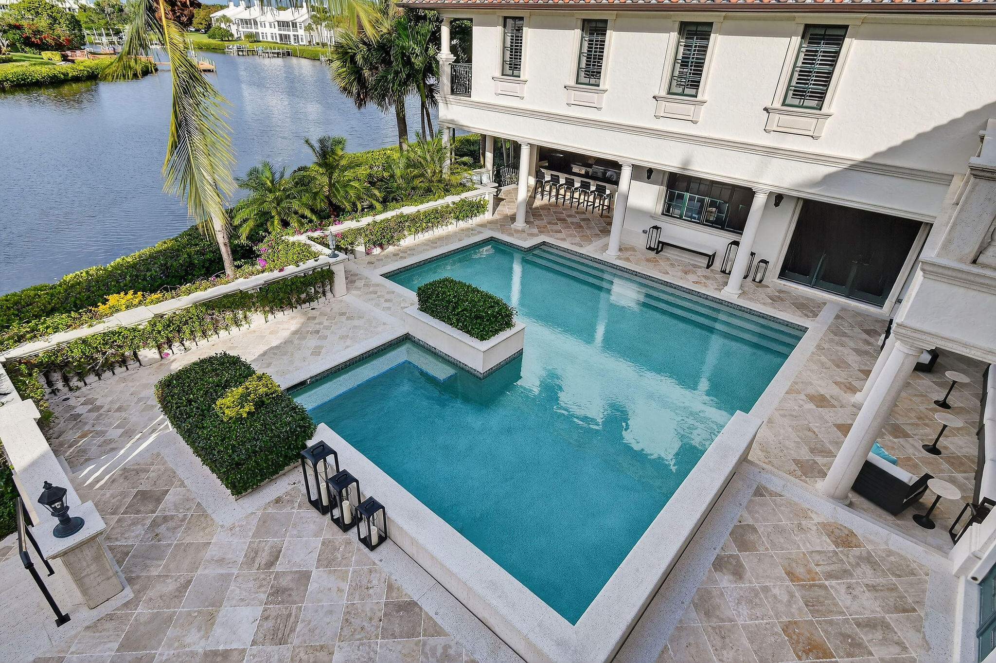 ADMIRALS COVE - Residential