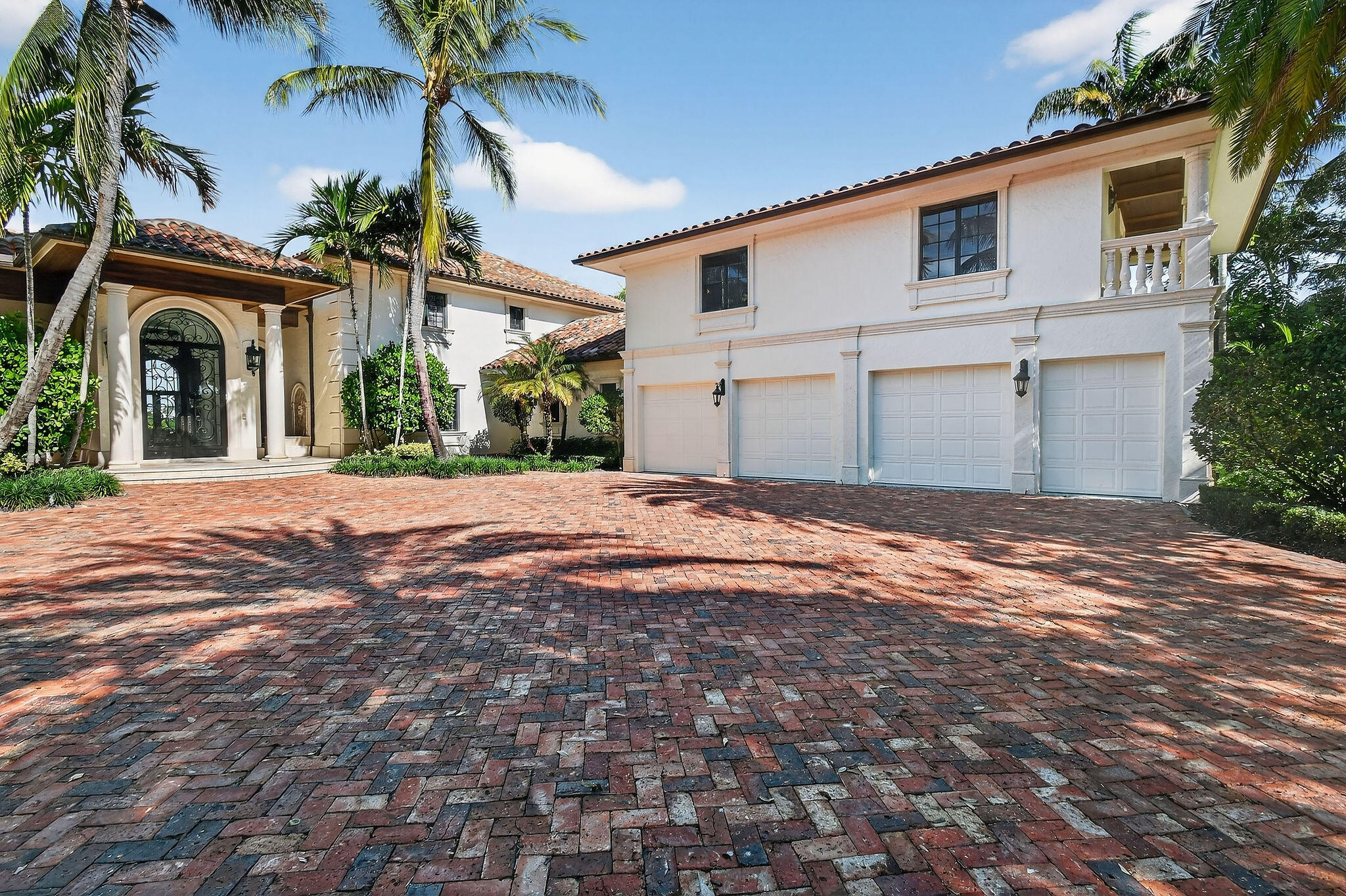 ADMIRALS COVE - Residential