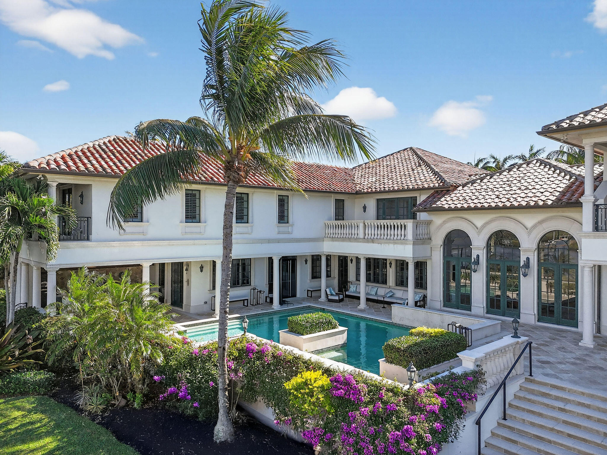 ADMIRALS COVE - Residential