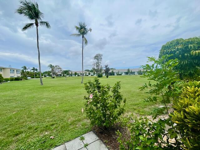 PALM GREENS AT VILLA DEL RAY CONDO II - Residential Lease