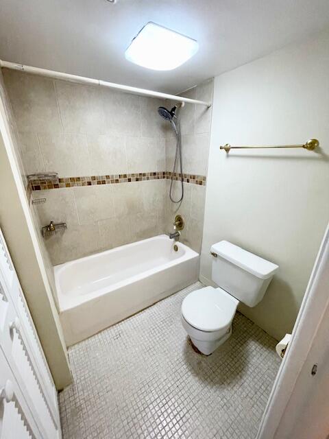 PALM GREENS AT VILLA DEL RAY CONDO II - Residential Lease