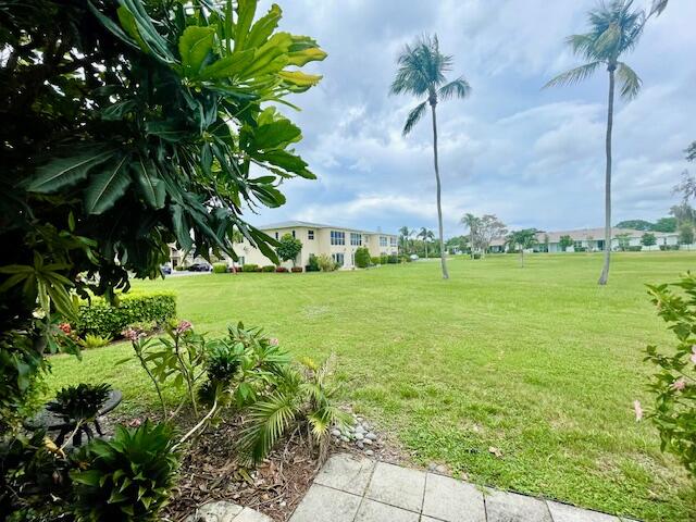 PALM GREENS AT VILLA DEL RAY CONDO II - Residential Lease