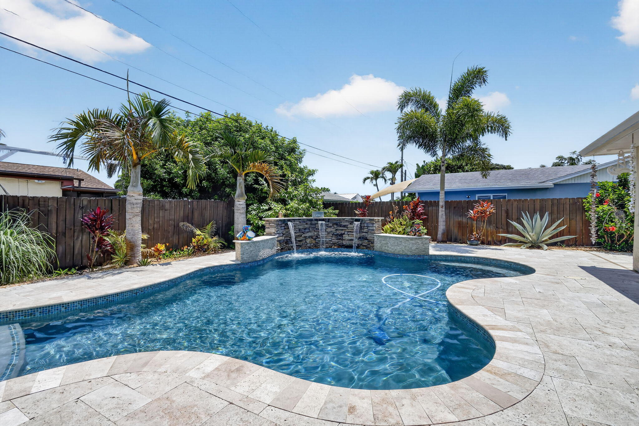 FLORAL PARK LANTANA - Residential