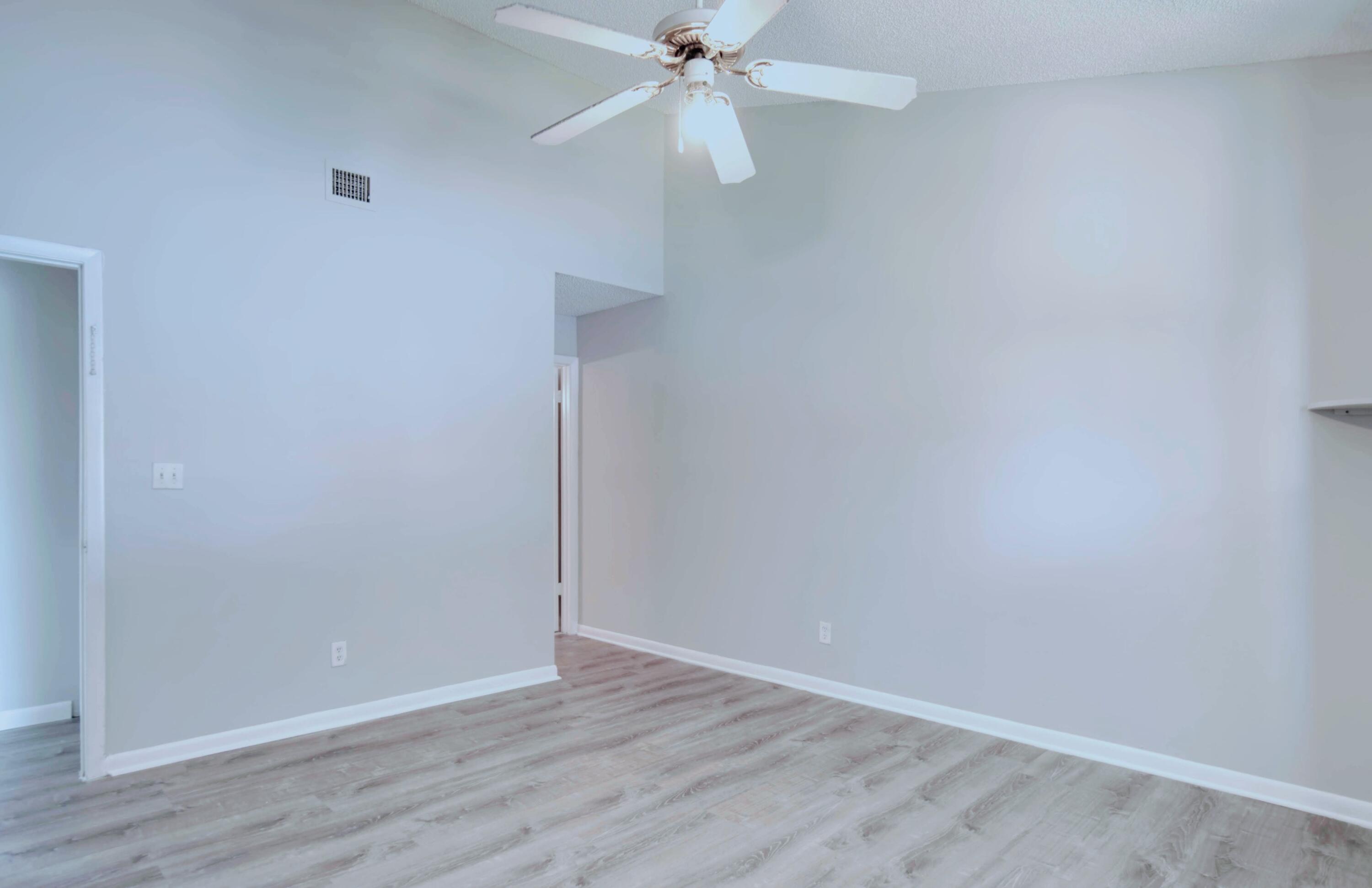 SUMMER LAKE - Residential Lease