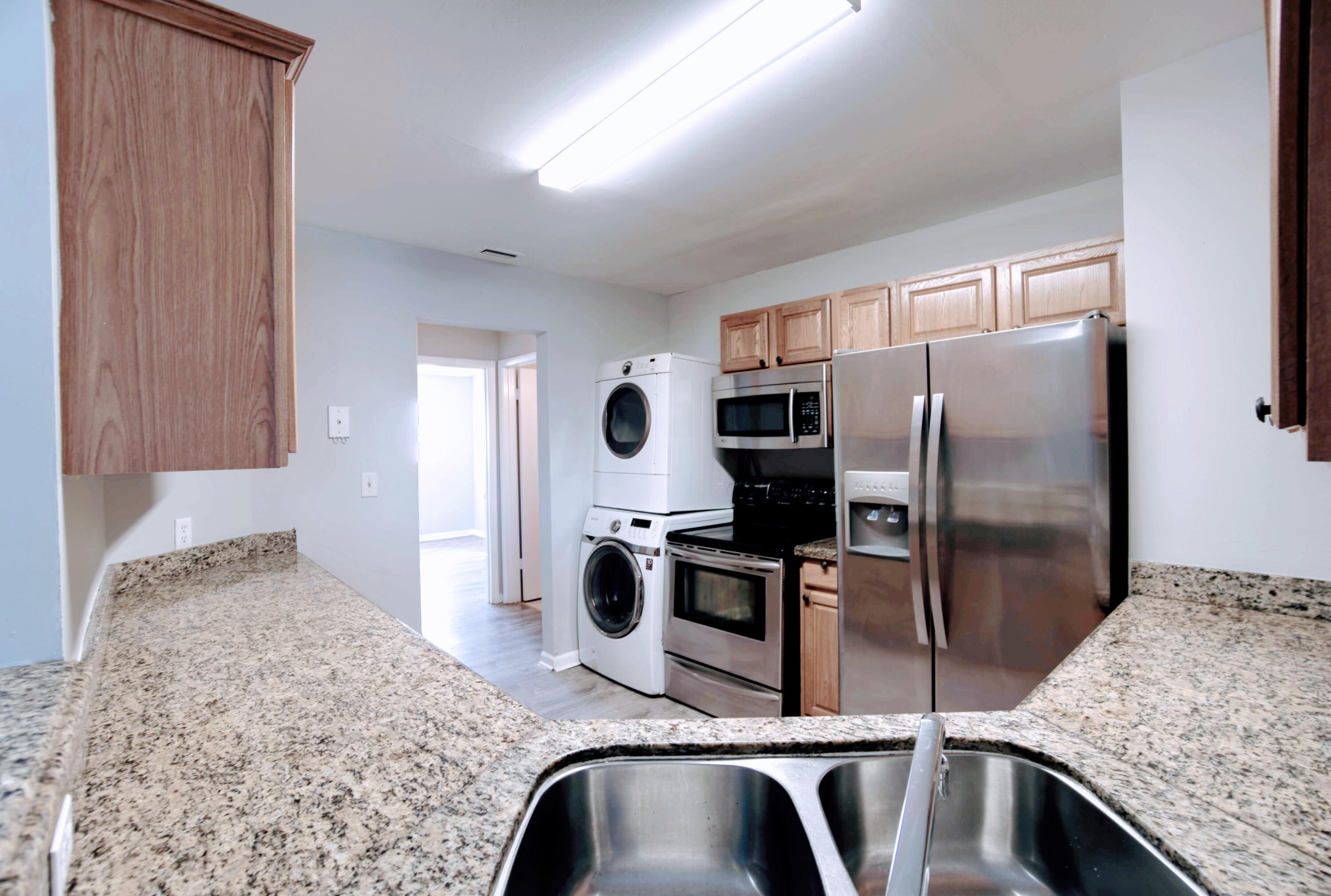 SUMMER LAKE - Residential Lease
