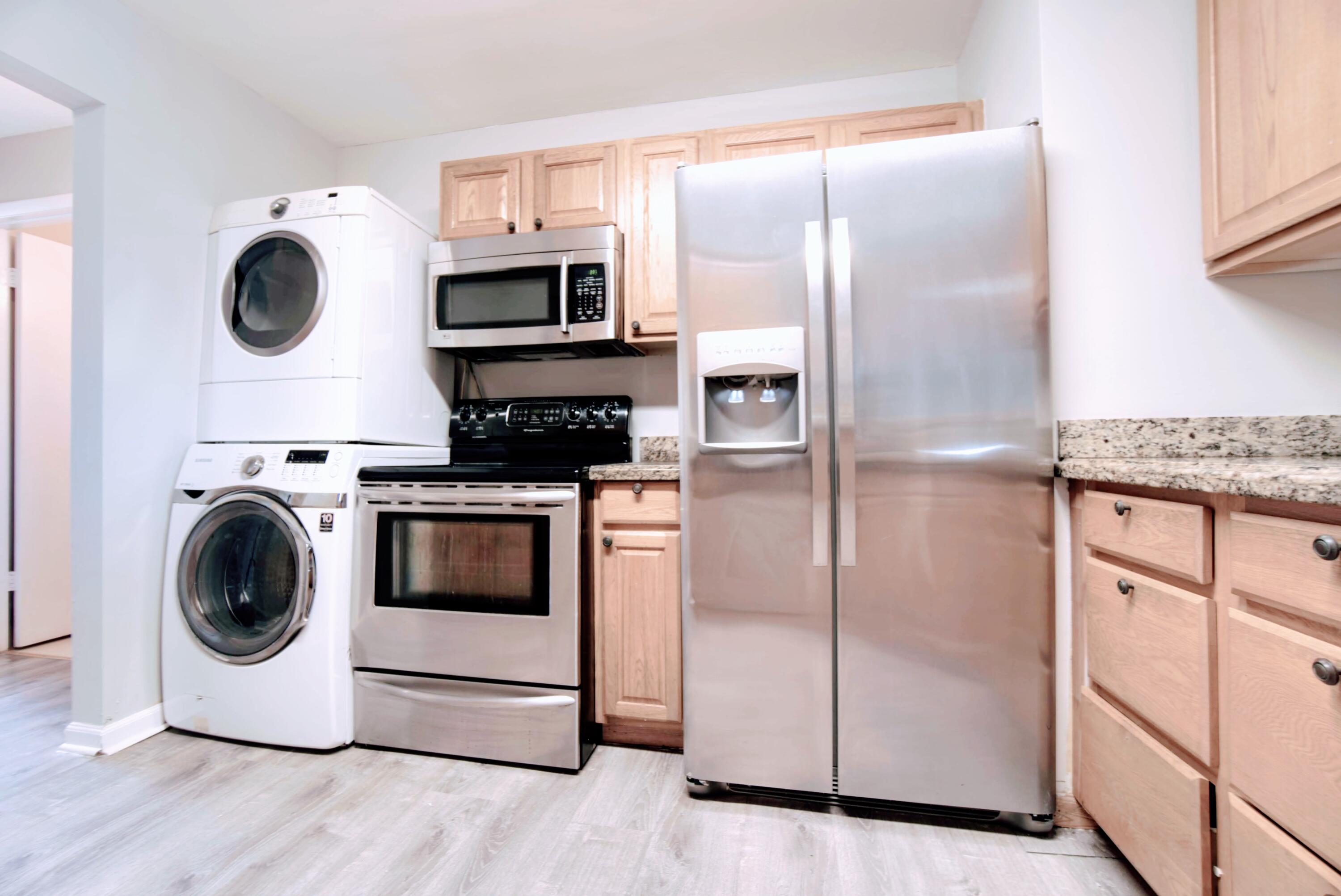 SUMMER LAKE - Residential Lease