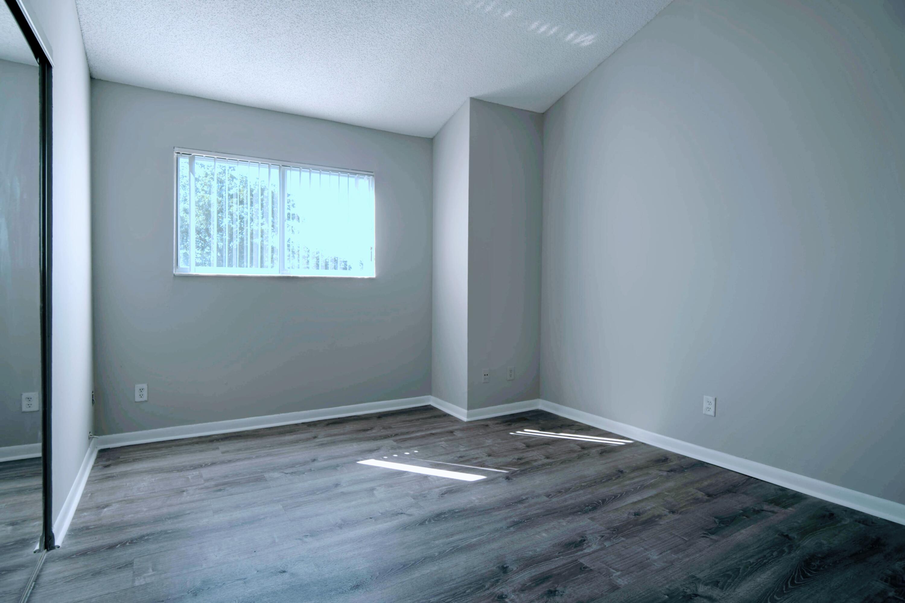 SUMMER LAKE - Residential Lease