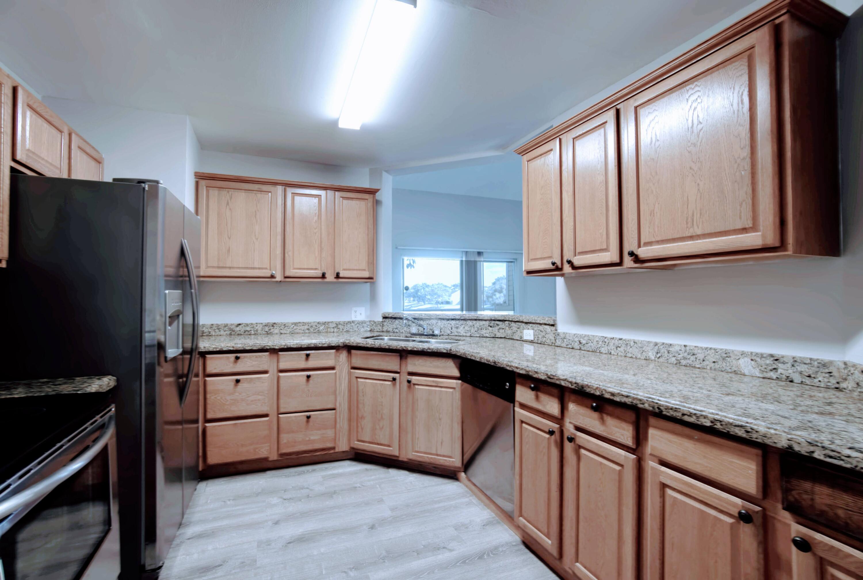 SUMMER LAKE - Residential Lease