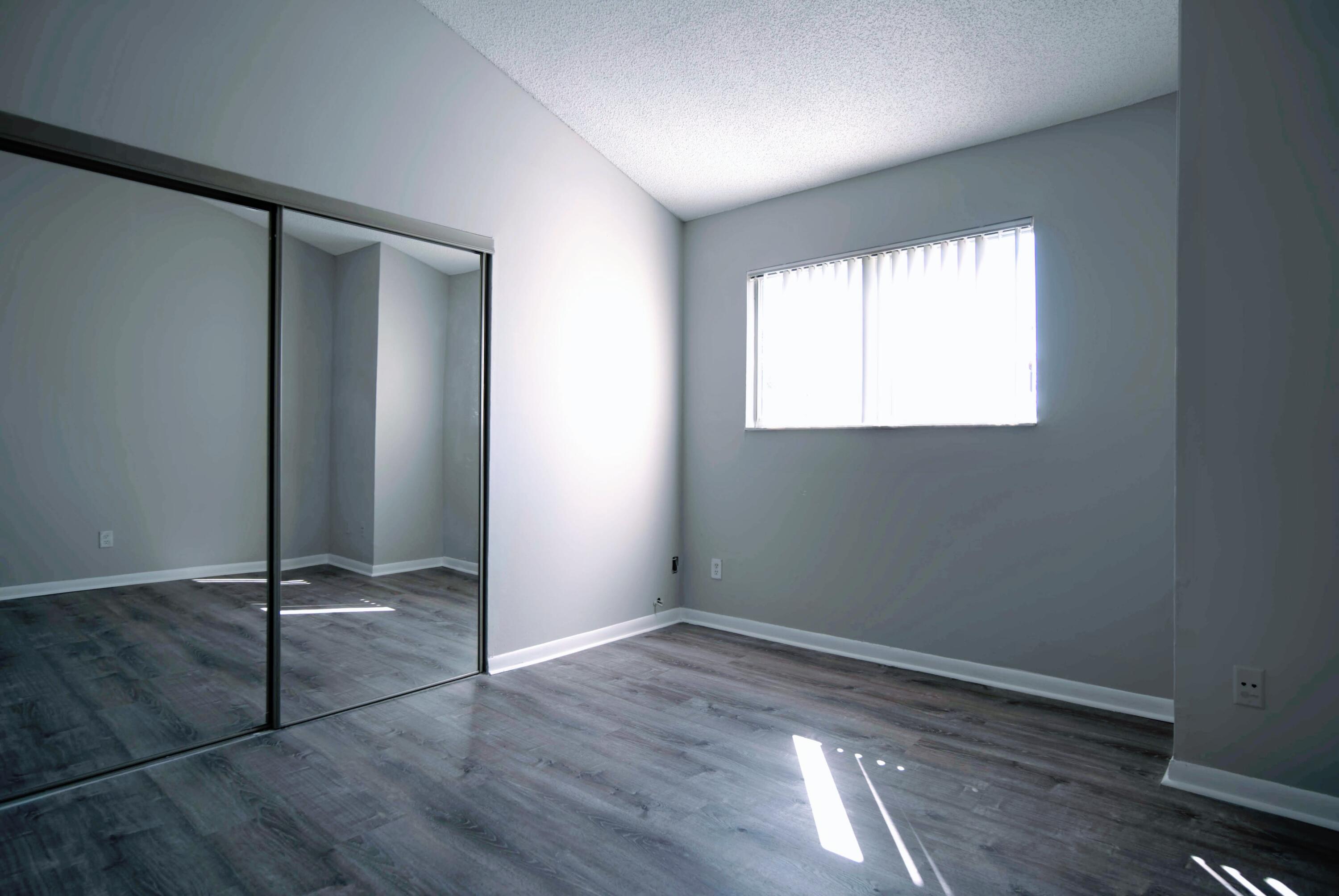 SUMMER LAKE - Residential Lease