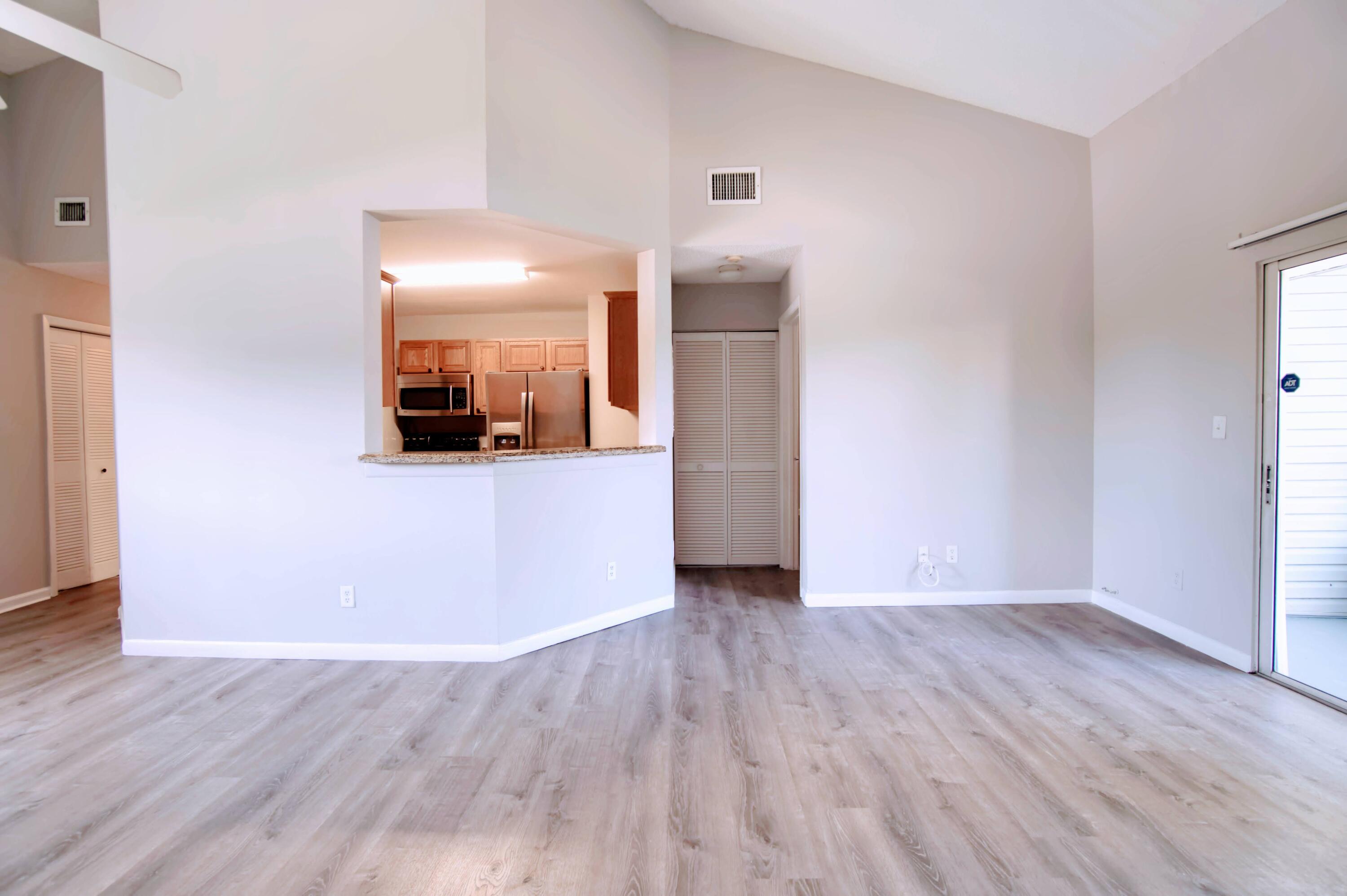 SUMMER LAKE - Residential Lease