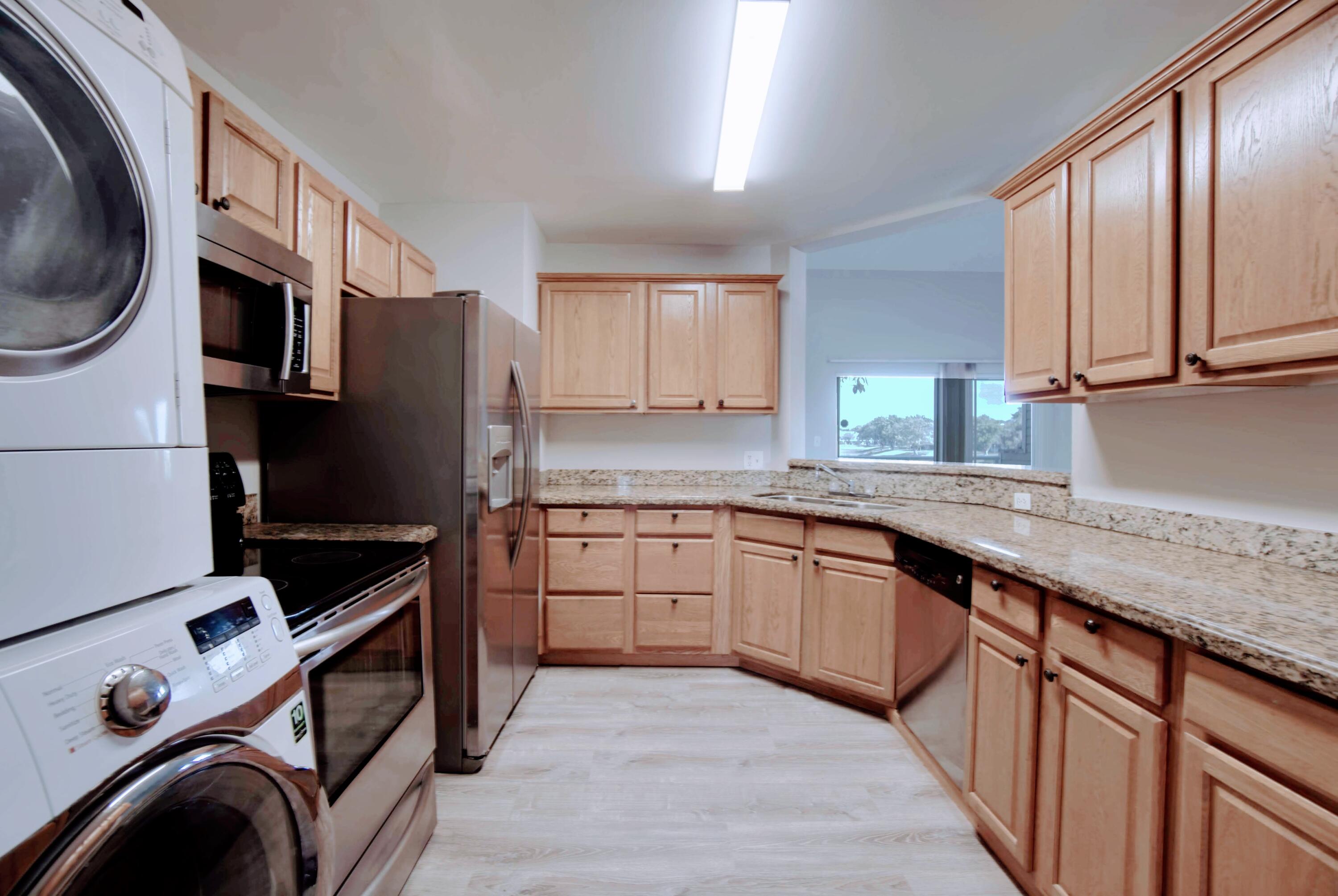 SUMMER LAKE - Residential Lease