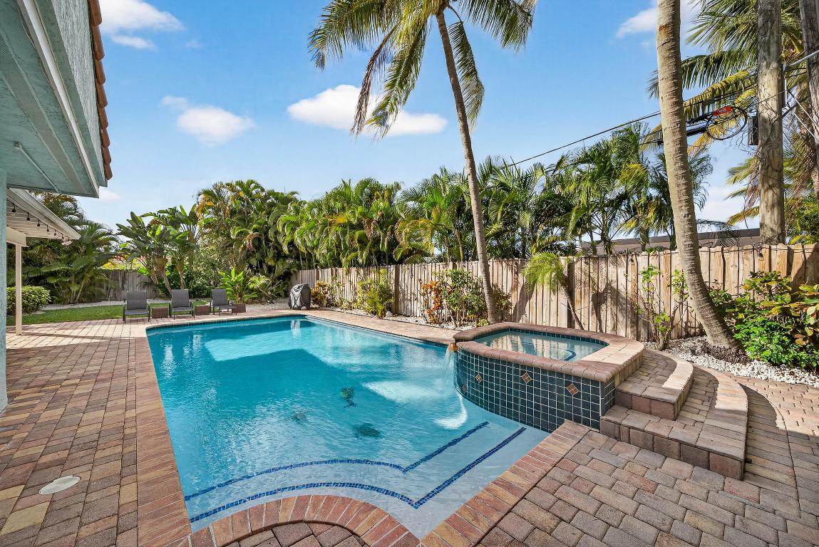 HILLSBORO ISLES - Residential