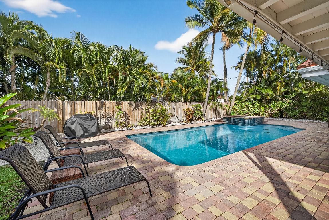 HILLSBORO ISLES - Residential