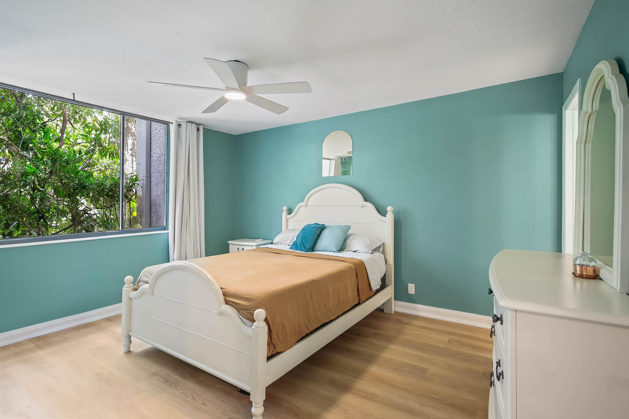FOUNTAINS OF PALM BEACH CONDO 2 - Residential