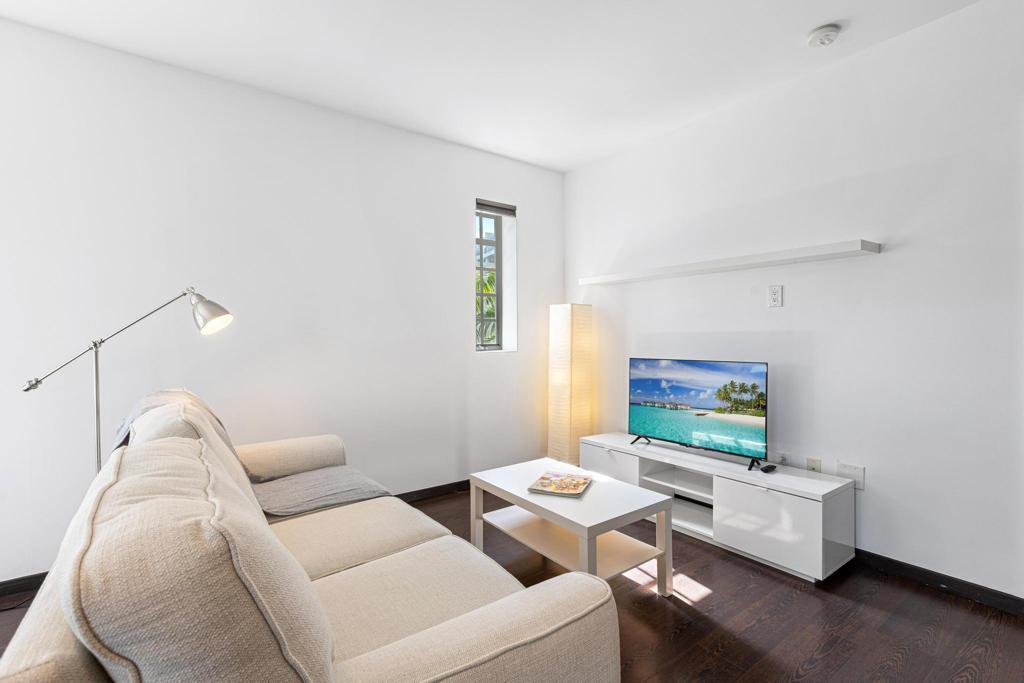 ARTECITY GOVERNOR CONDO - Residential Lease