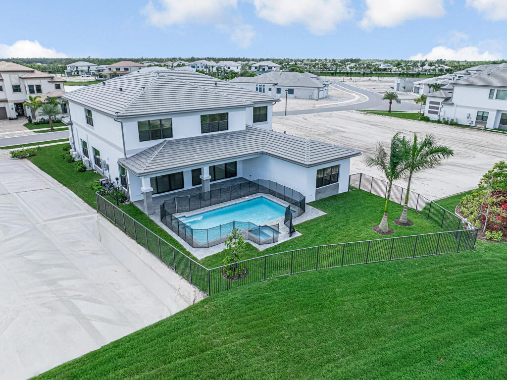 Apex at Avenir - Residential
