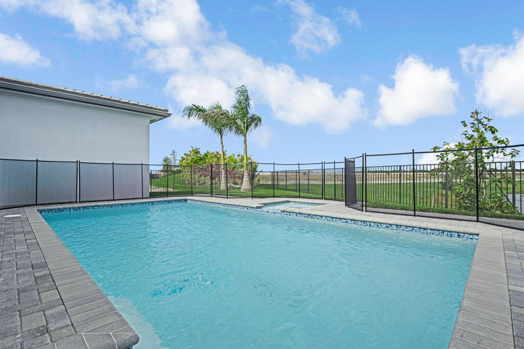 Apex at Avenir - Residential