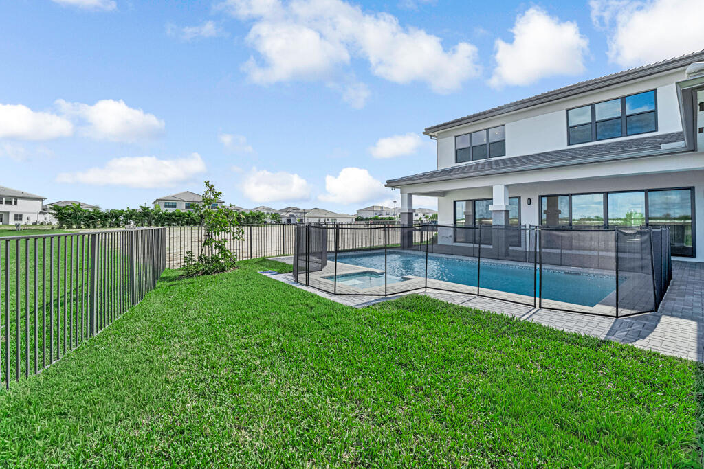 Apex at Avenir - Residential