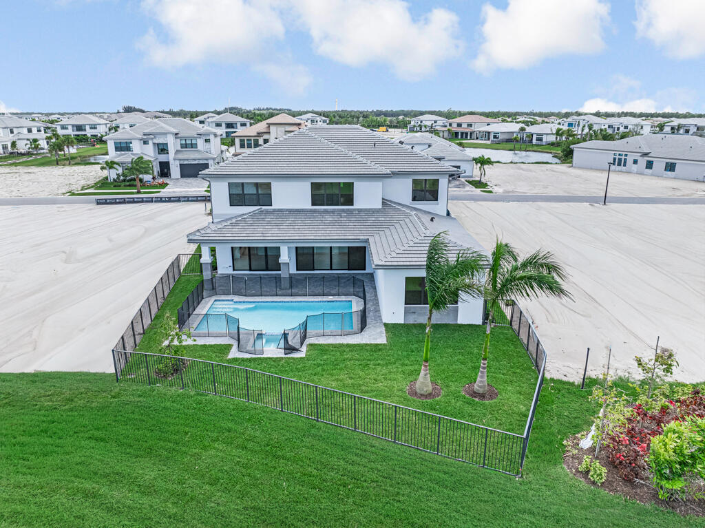 Apex at Avenir - Residential