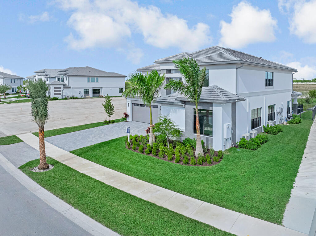 Apex at Avenir - Residential
