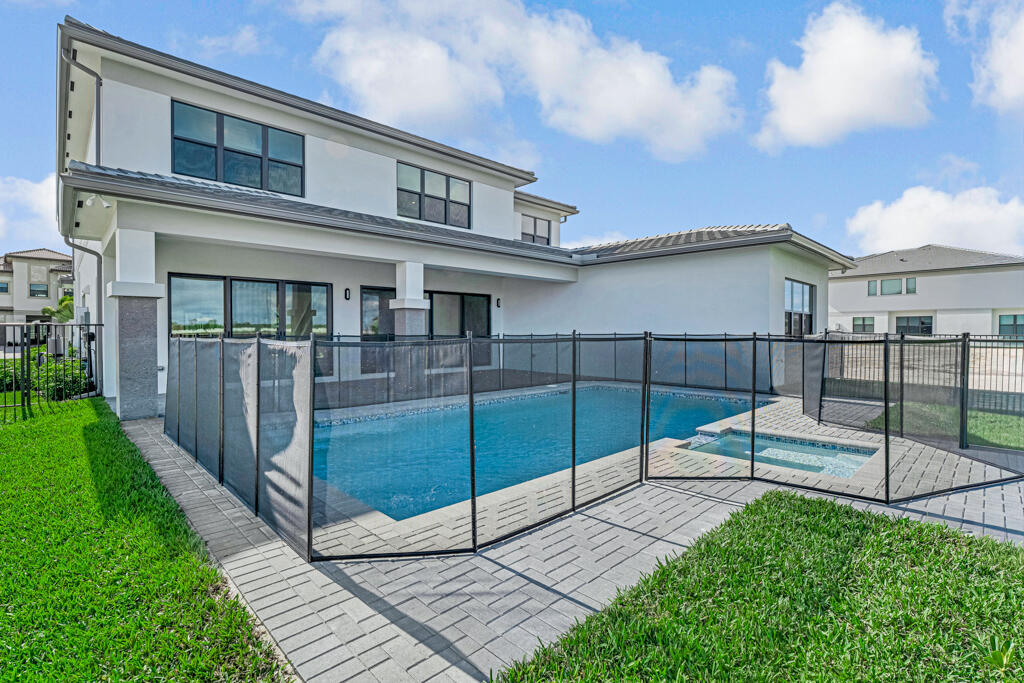 Apex at Avenir - Residential