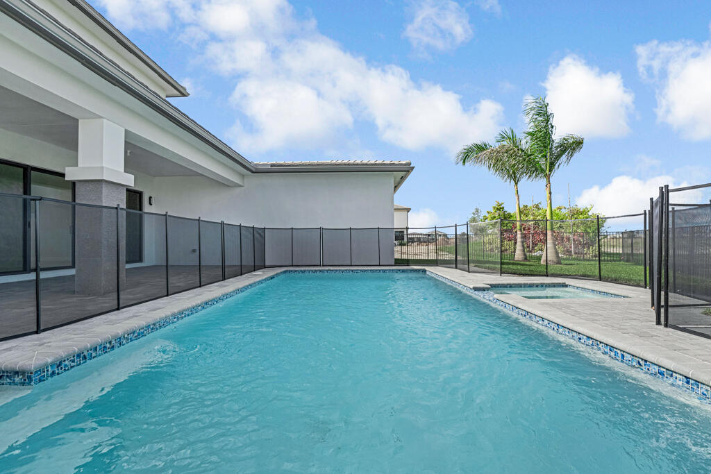 Apex at Avenir - Residential