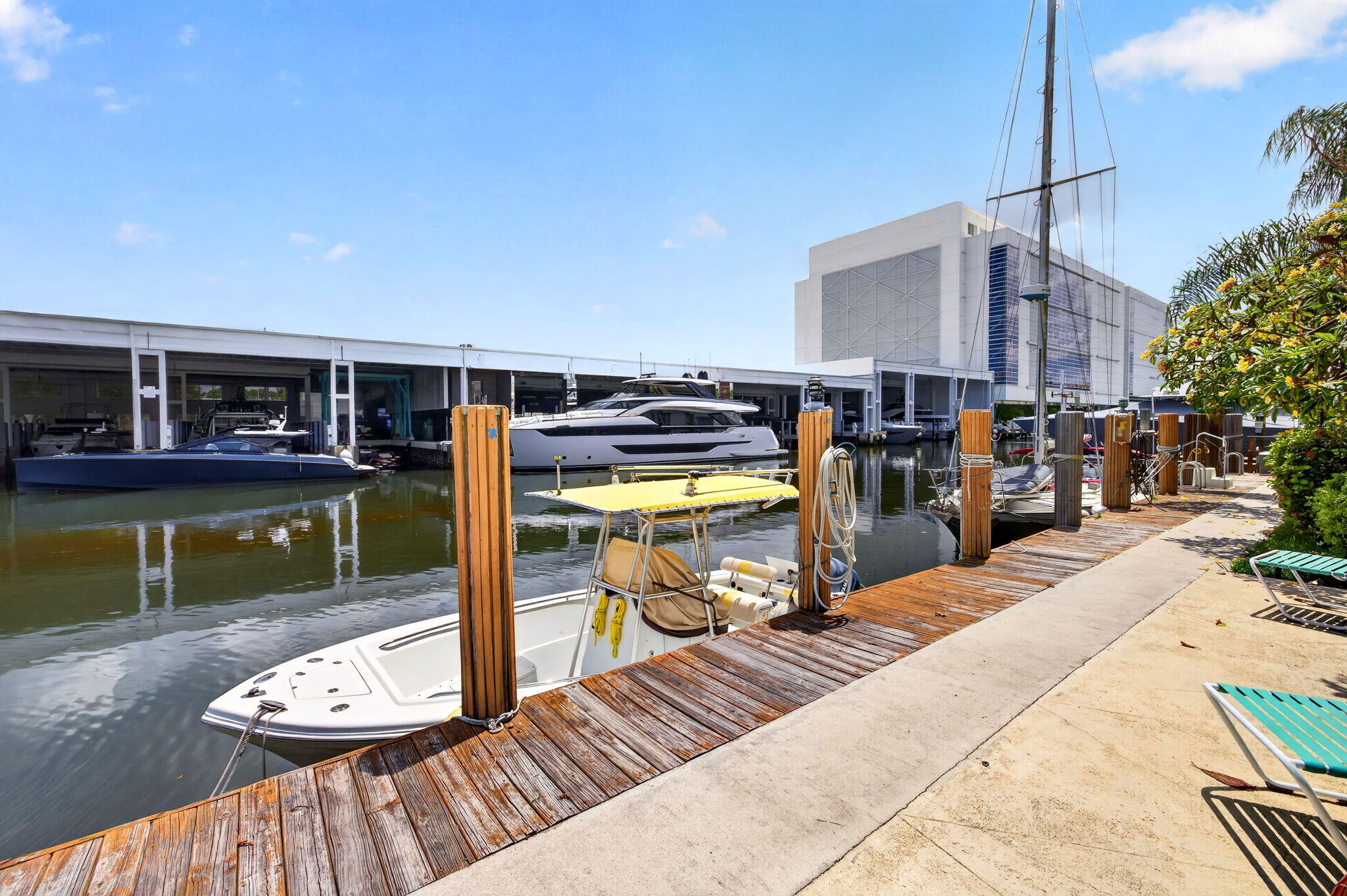 Enjoy the Fort Lauderdale waterfront lifestyle from this 2BR/2BA condo at Marina Del Mar in desirable Harbordale. This residence is a blank canvas ready for your personal style, updates, and finishing touches. Relax on the screened balcony with views of the pool and canal setting, or take advantage of the waterfront location for kayaking, paddleboarding, and boating. Marina Del Mar sits along the Stranahan River with direct ocean access and no fixed bridges. Association boat slips may be available by application. This gated community offers a newer roof, canal-view pool, assigned parking, bicycle parking, and guest parking. Minutes to Las Olas, Fort Lauderdale Beach, waterfront dining, shopping, Port Everglades, FLL airport, and the SE 15th Street Water Taxi stop.