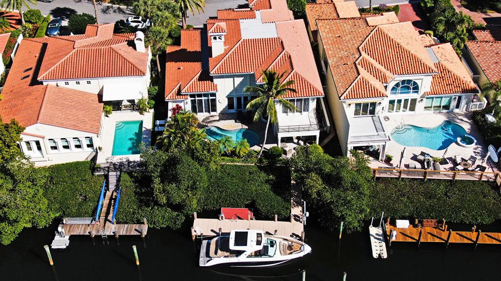 BARROW ISLAND AT JONATHANS LANDING - Residential