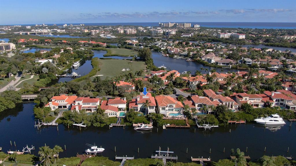BARROW ISLAND AT JONATHANS LANDING - Residential