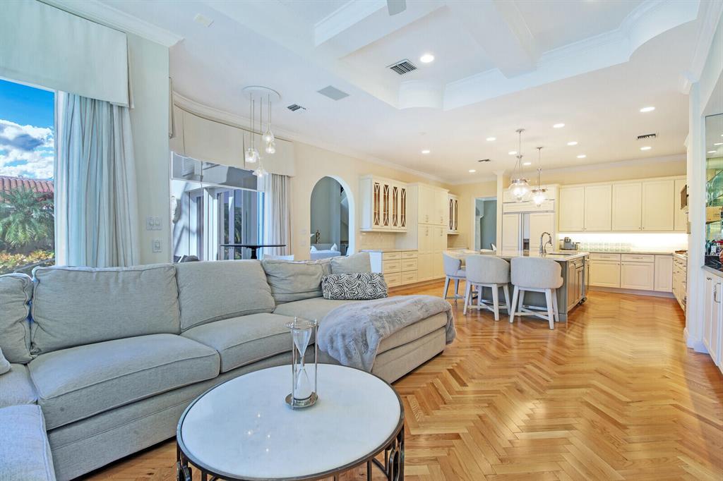 BARROW ISLAND AT JONATHANS LANDING - Residential