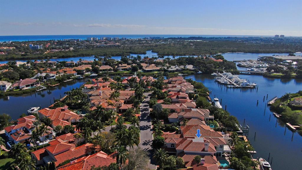 BARROW ISLAND AT JONATHANS LANDING - Residential
