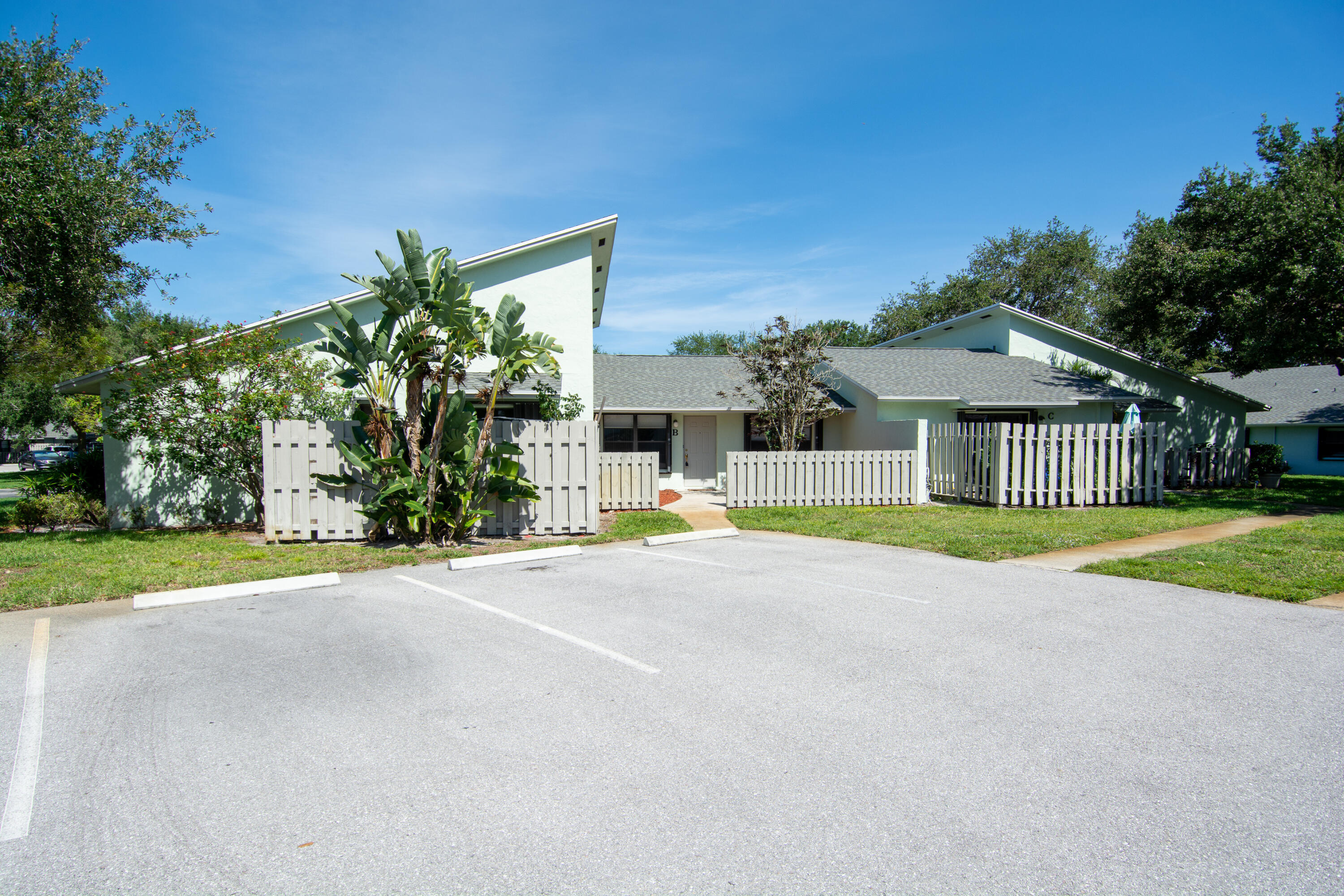 JUPITER LAKES VILLAS CONDO I AND II - Residential Lease