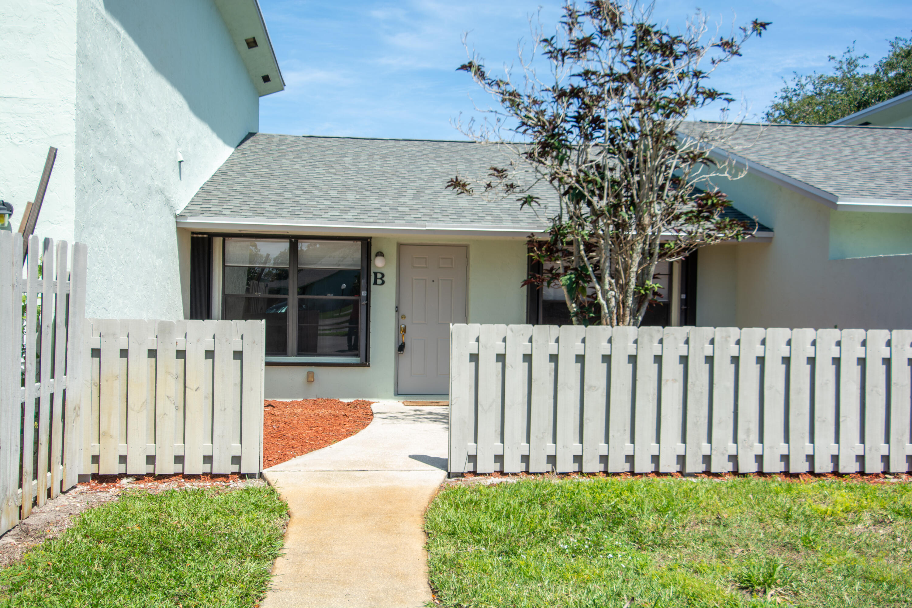 JUPITER LAKES VILLAS CONDO I AND II - Residential Lease