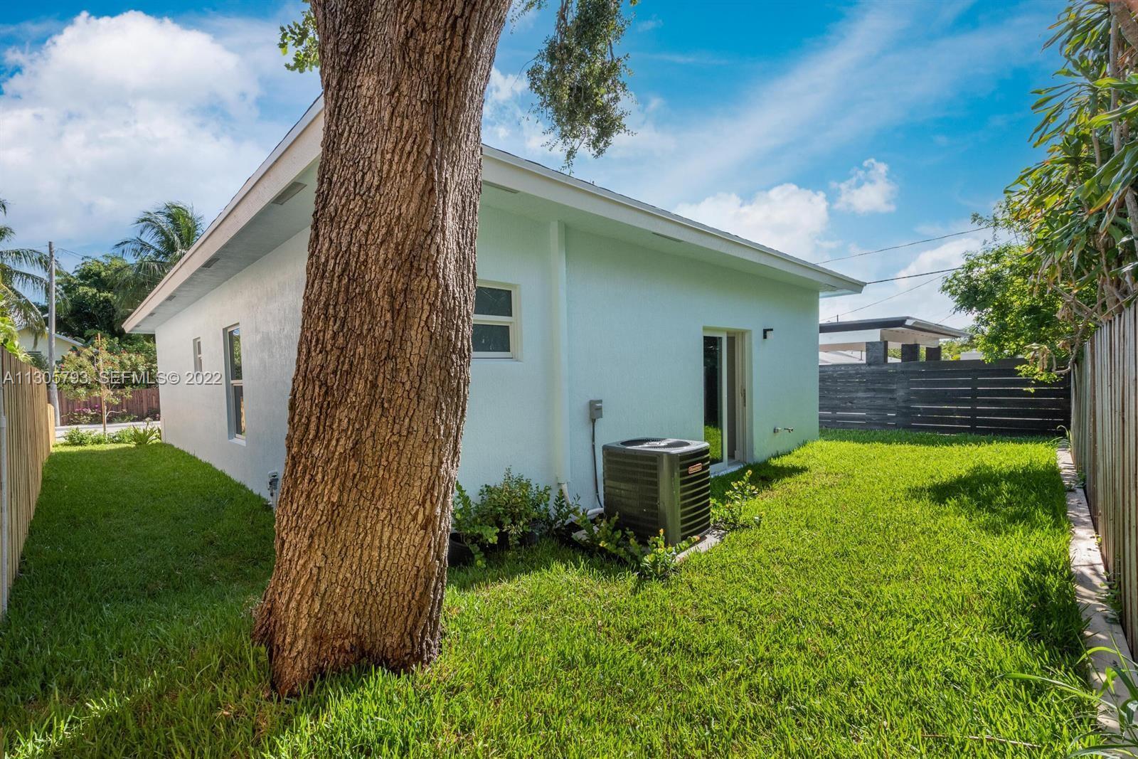 LAKE WORTH TOWN OF - Residential