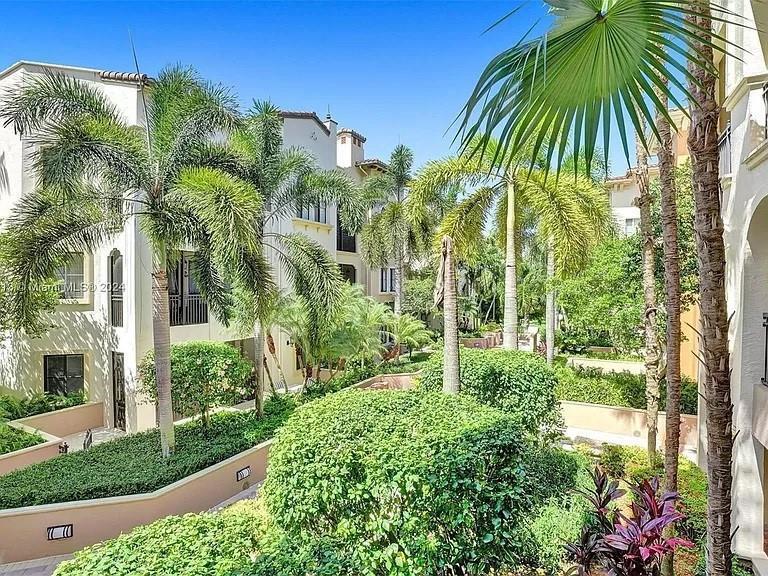 VILLA ALHAMBRA CONDO - Residential
